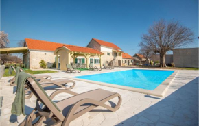 Beautiful home in Ljubotic with Outdoor swimming pool, Sauna and 4 Bedrooms
